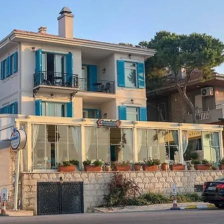 Otel Karamela Ayvalı