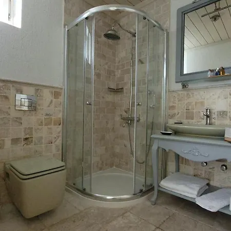 Otel Karamela 3*