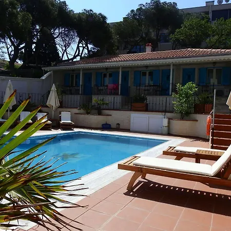 Karamela Otel 3*